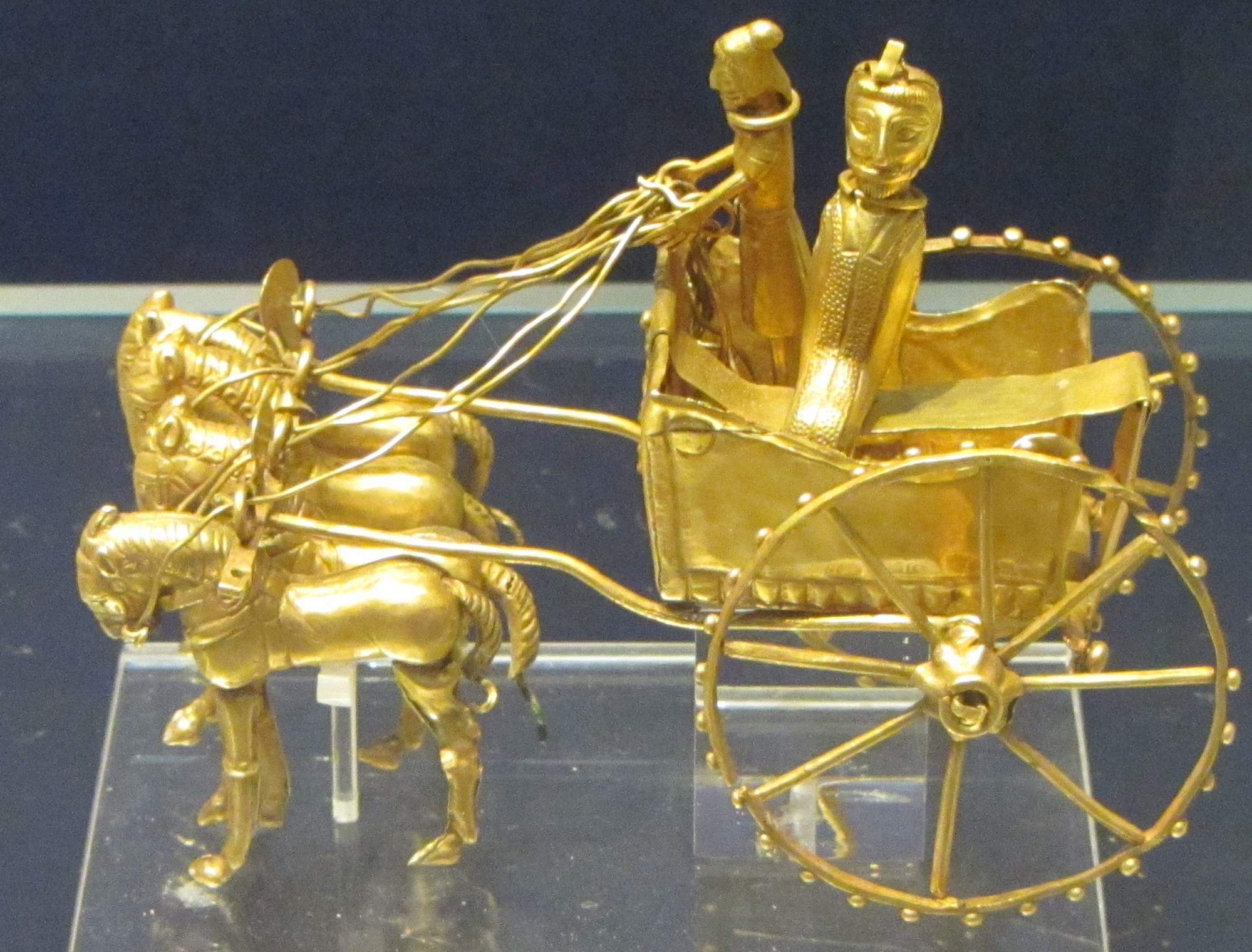 Oxus chariot model, from the region of Takht-i Kuwad, Tadjikistan, Achaemenid Persian, 5th-4th century BC. By BabelStone (Own work)